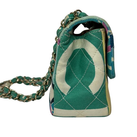 CHANEL multi-colored limited edition Eiffel Tower flap handbag - Picture 3 of 14